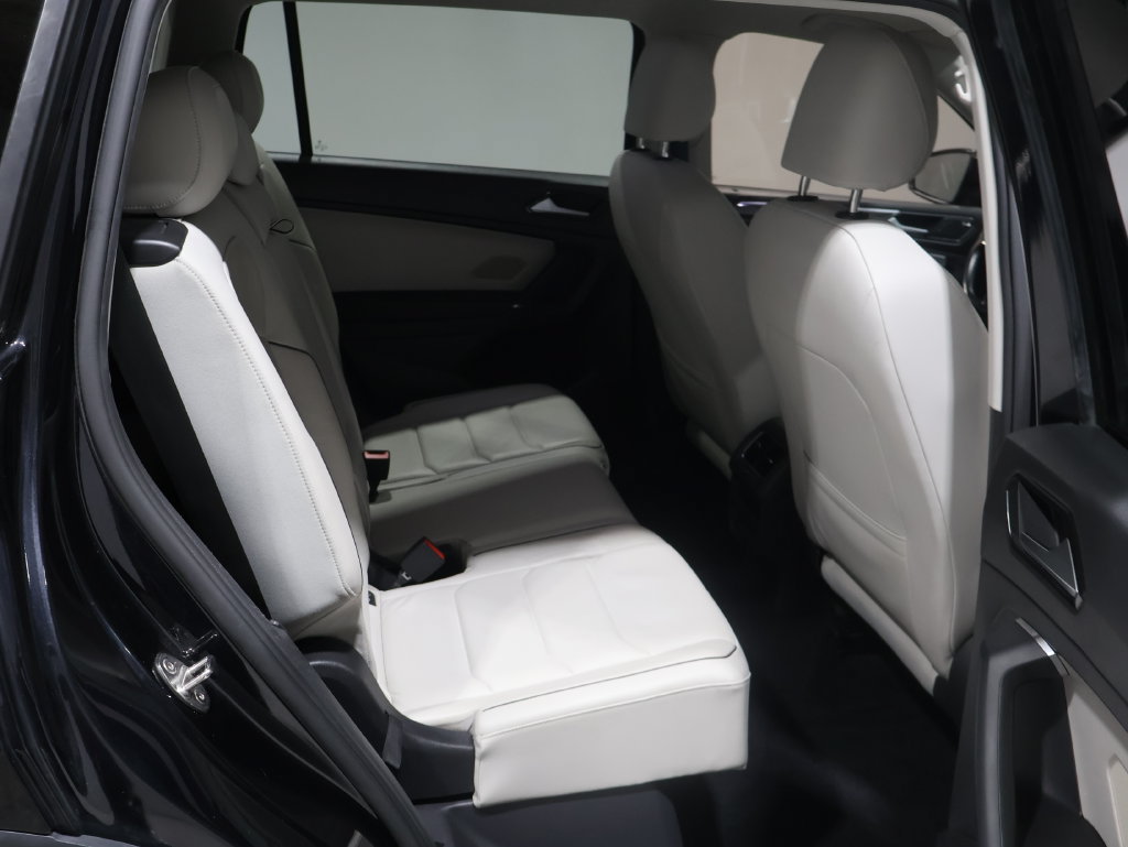 Used 2018 Volkswagen Tiguan SEL Premium AWD/4WD image 22