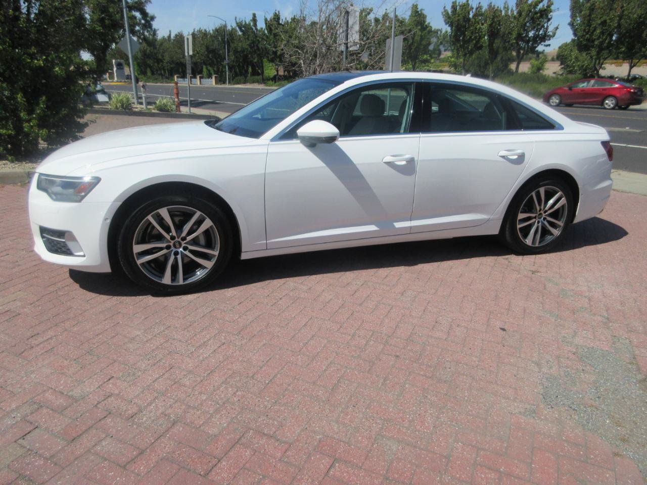 Used 2023 Audi A6 Premium Plus w/ Premium Plus Package AWD/4WD image 3