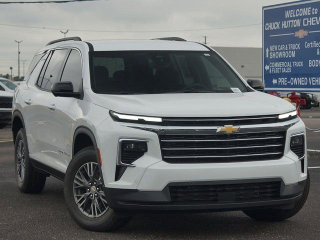 New 2026 Chevrolet Traverse LT w/ Enhanced Driving Package image 2