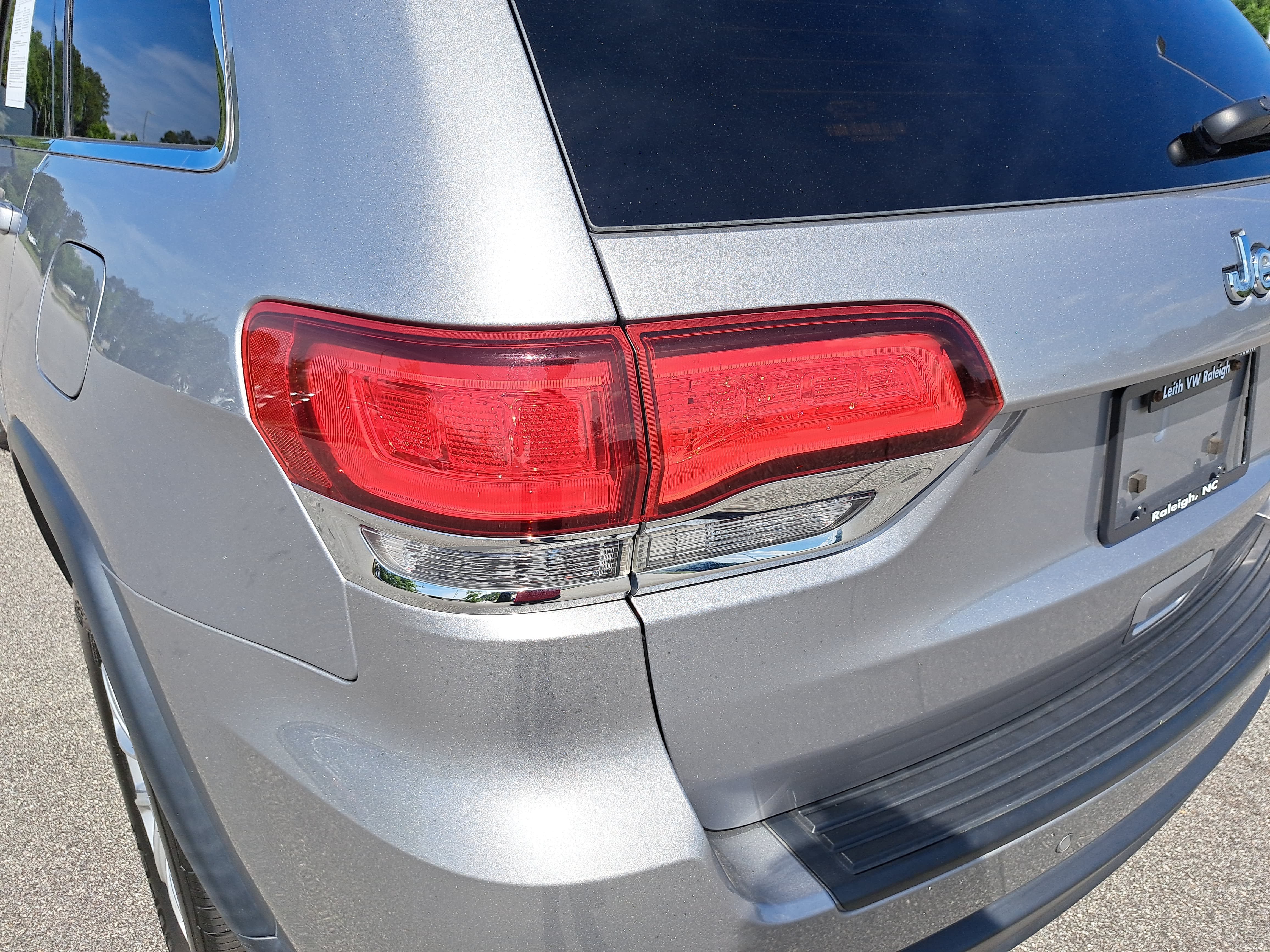 Used 2021 Jeep Grand Cherokee Laredo RWD image 31