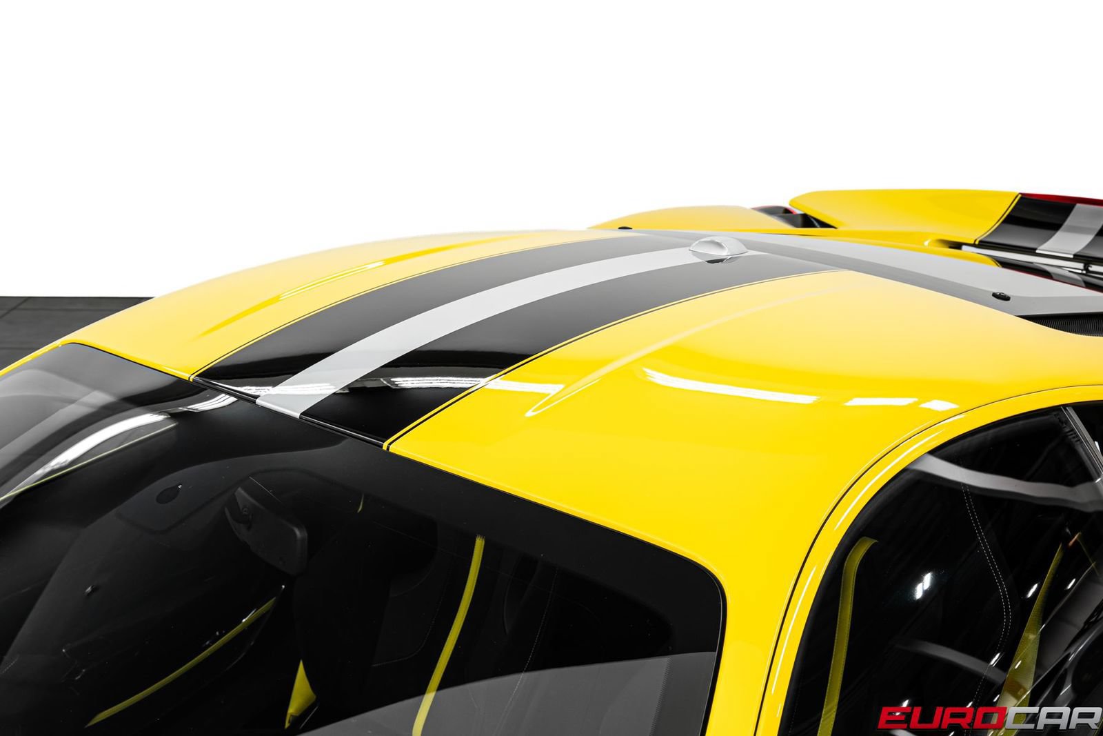 Used 2020 Ferrari 488 Pista Coupe RWD image 19