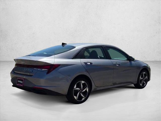 Used 2023 Hyundai Elantra SEL w/ Convenience Package FWD image 8