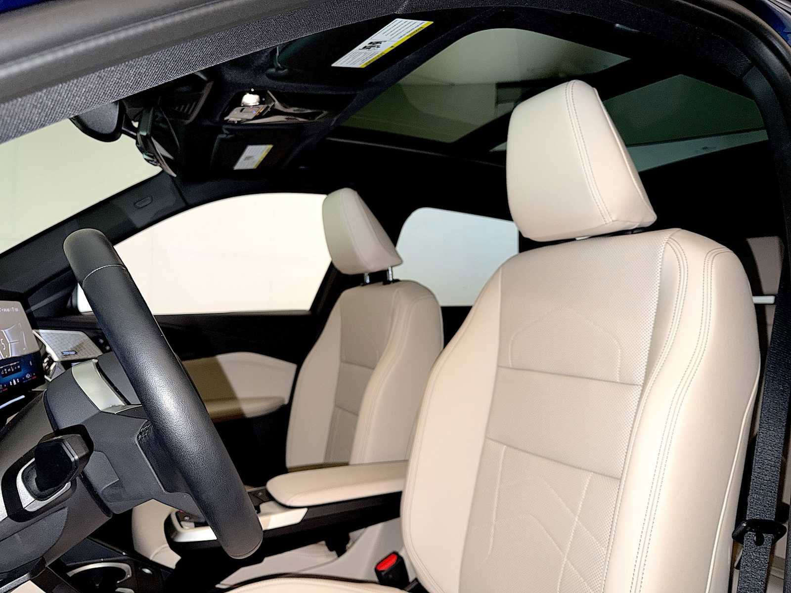 Used 2025 BMW X1 xDrive28i w/ Premium Package image 19