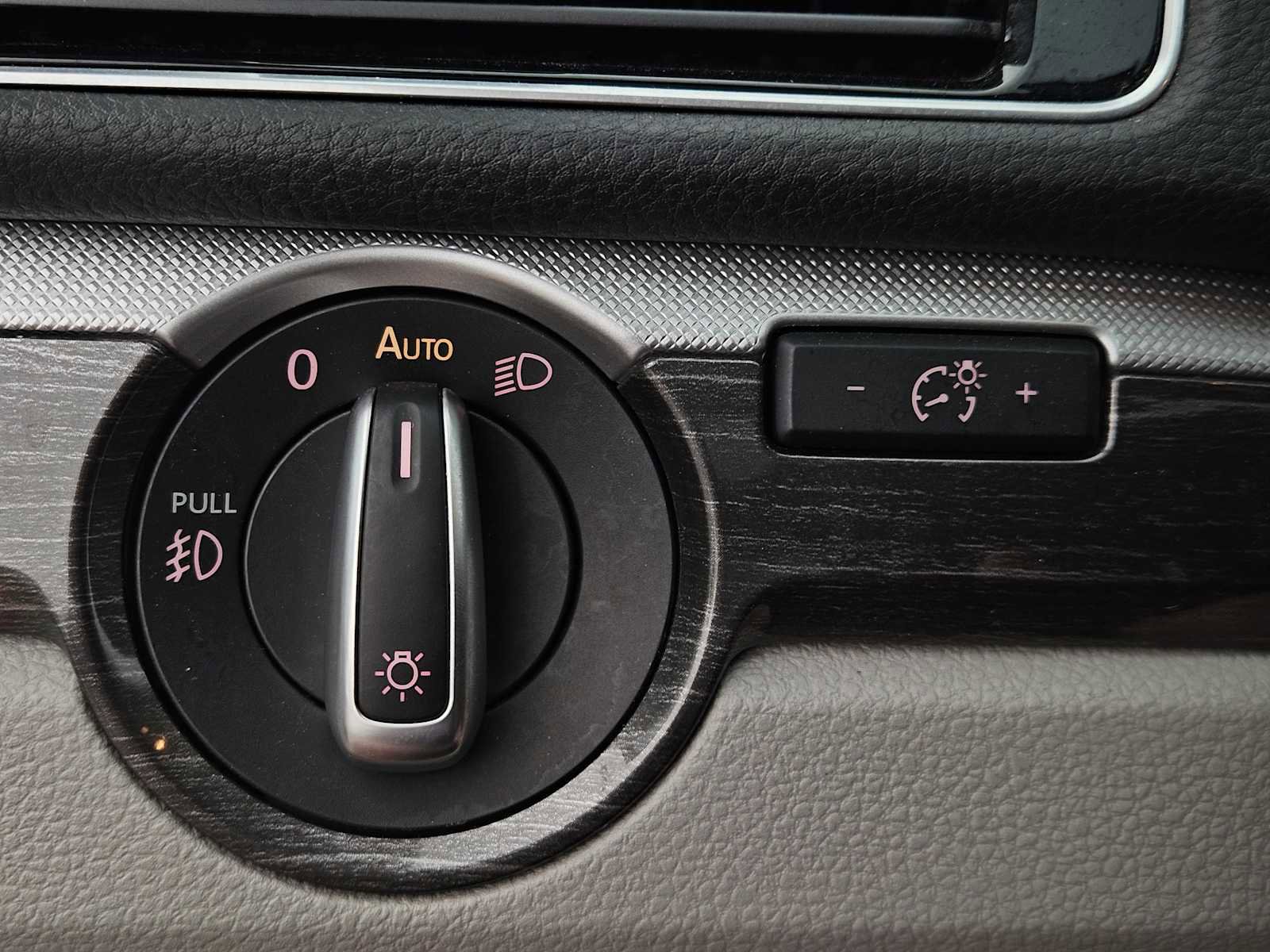 Used 2017 Volkswagen Passat 1.8T SE image 22