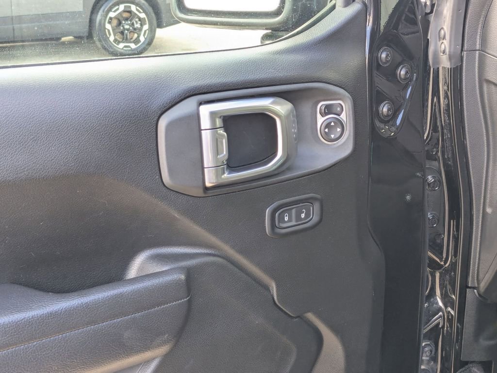 Used 2025 Jeep Wrangler Willys image 13