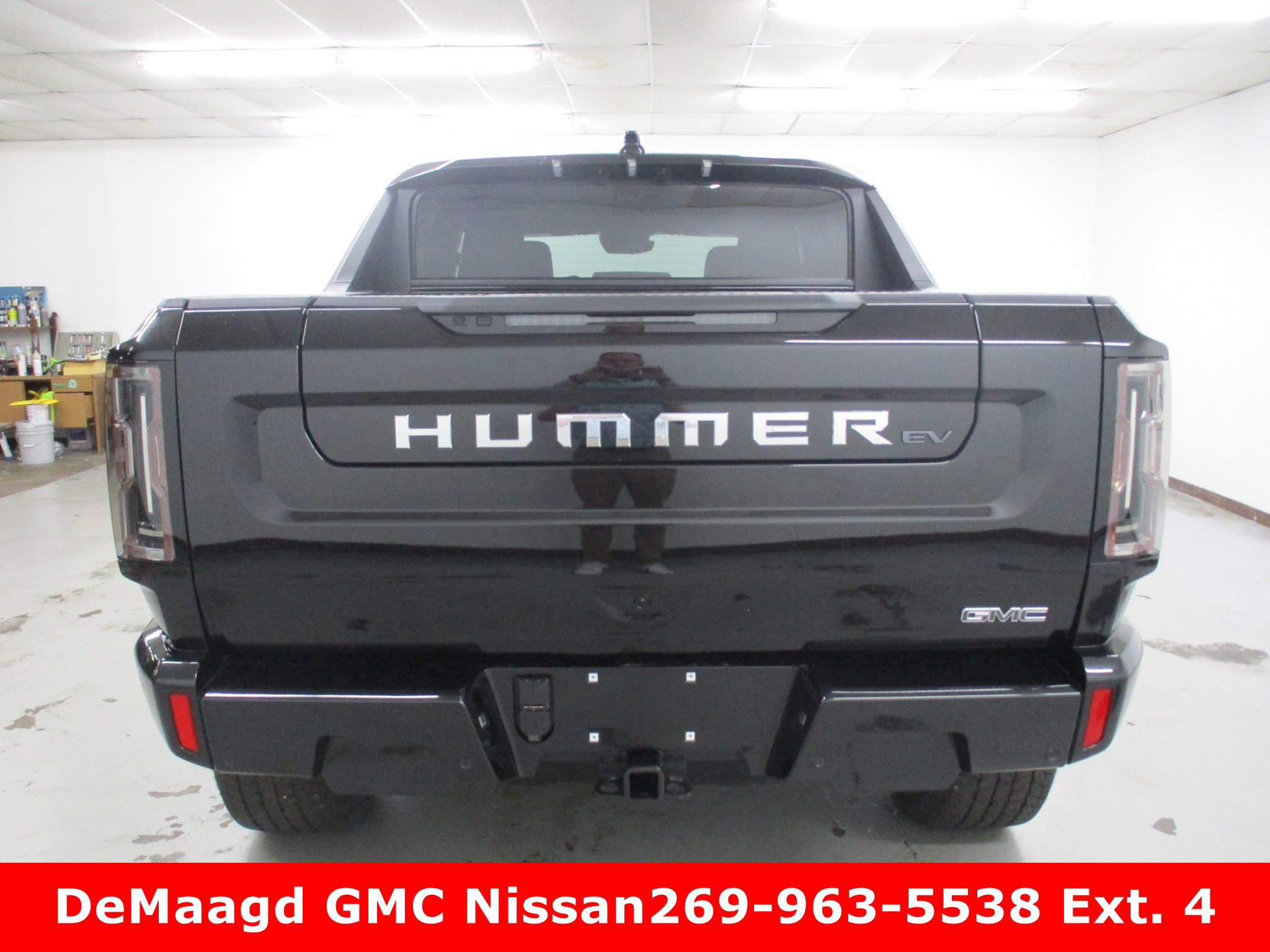 New 2026 GMC Hummer EV 4x4 Crew Cab w/ LPO, Dark Essentials Package image 4