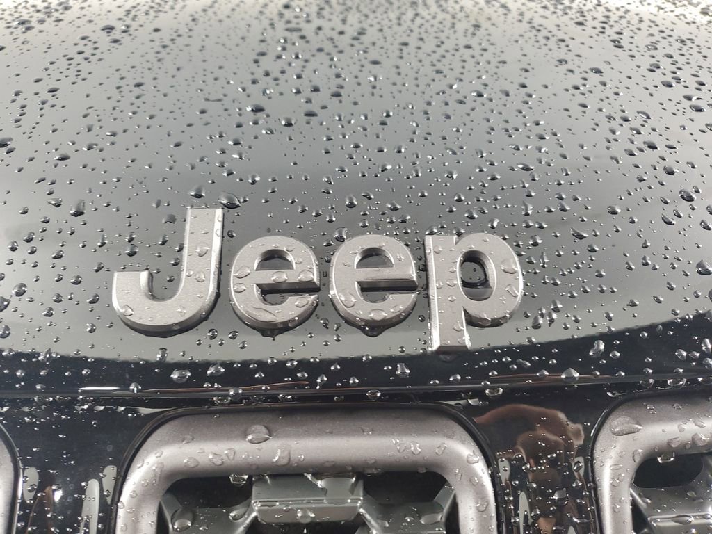 New 2026 Jeep Compass Latitude image 10