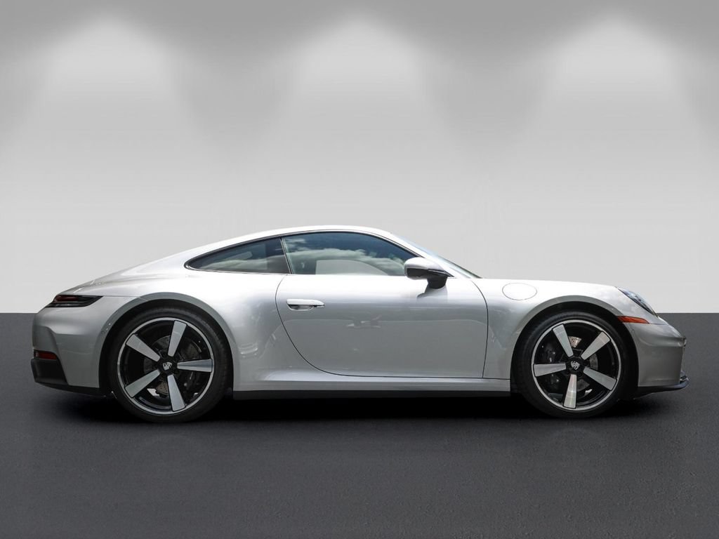 Used 2025 Porsche 911 Carrera RWD image 2
