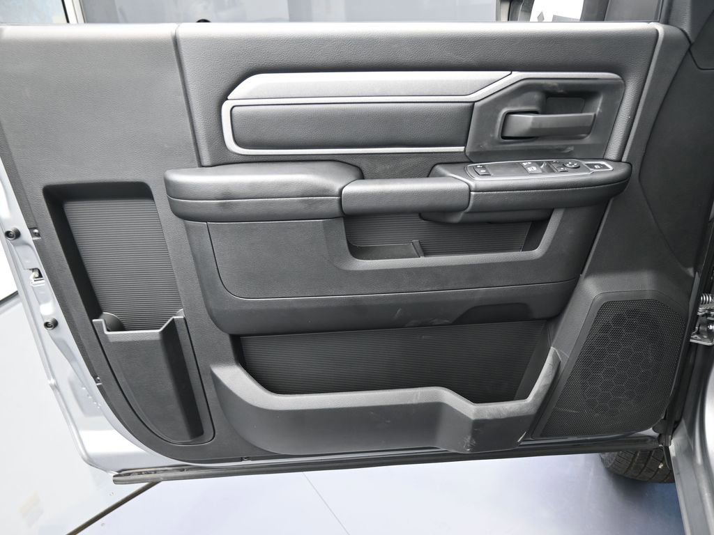 Used 2024 RAM 3500 Tradesman image 12