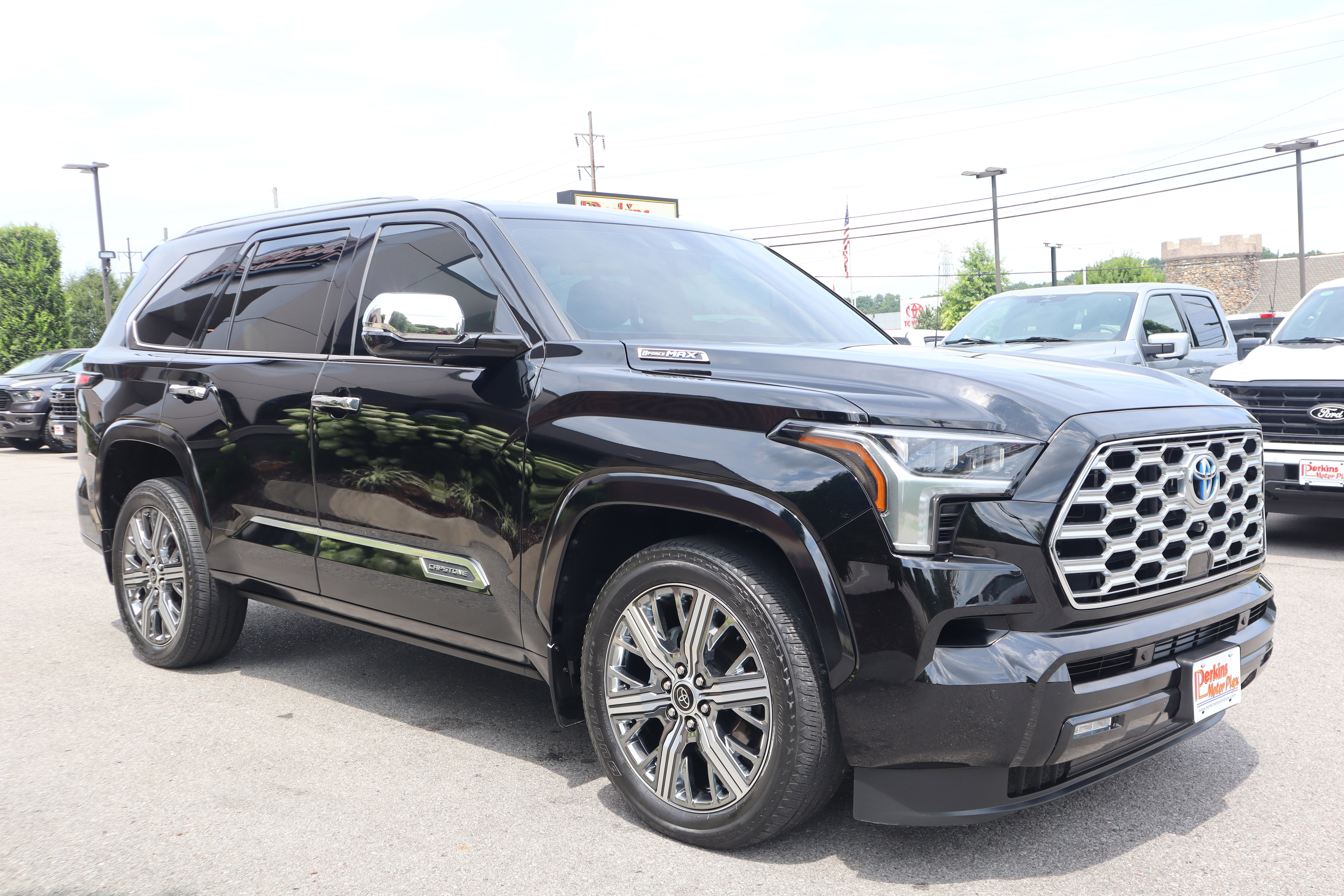 Used 2023 Toyota Sequoia Capstone image 5