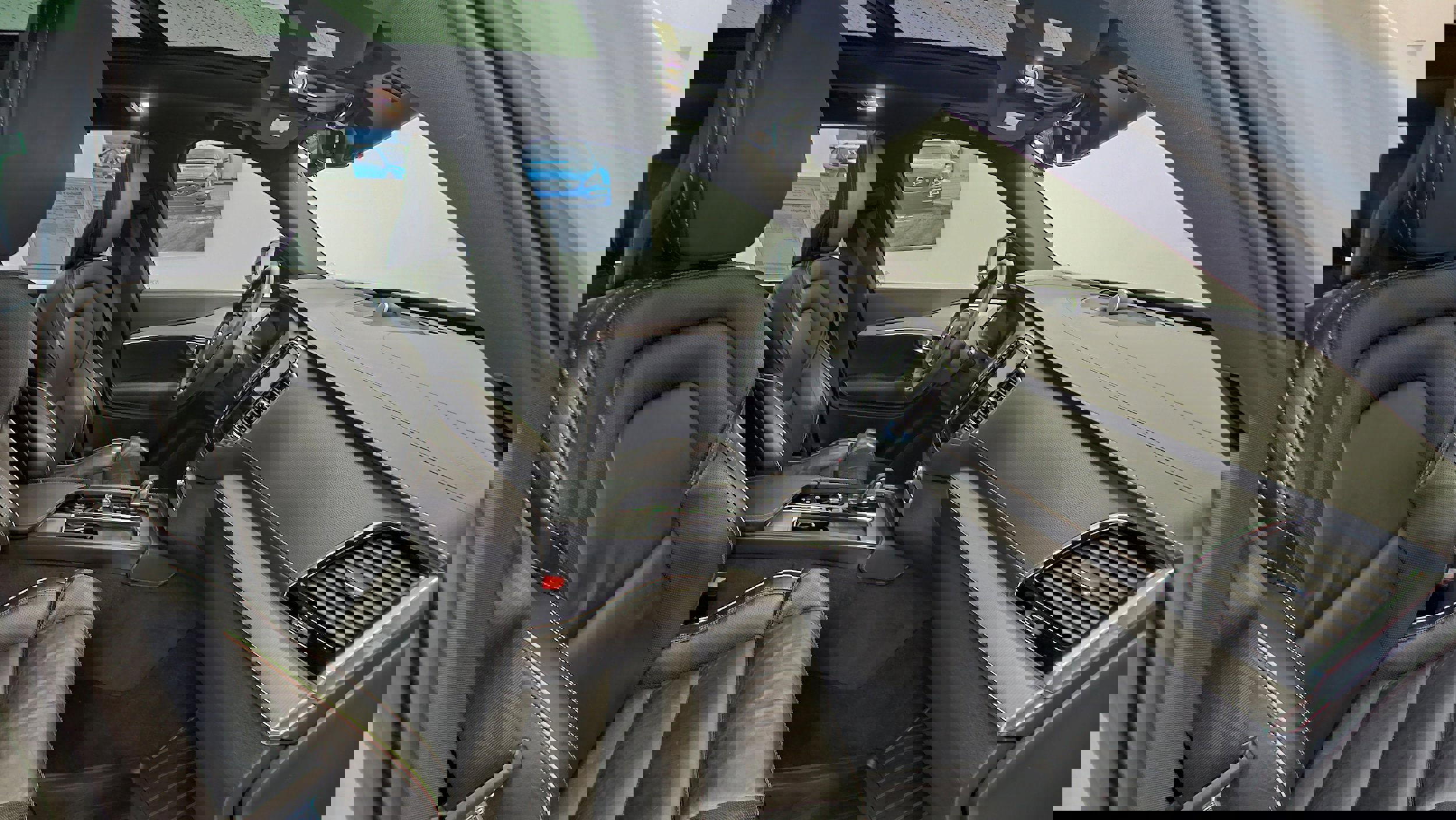 Certified 2022 Volvo XC90 T8 R-Design w/ Advanced Package image 10