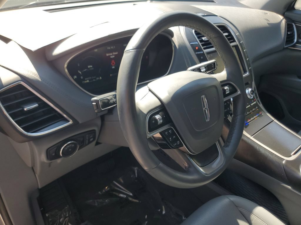 Used 2020 Lincoln Nautilus Reserve w/ Equipment Group 201A FWD image 17