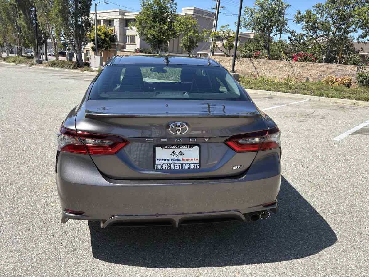 Used 2024 Toyota Camry SE image 12