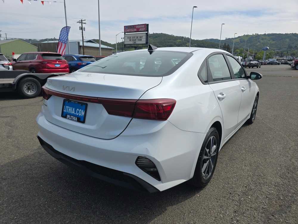Used 2024 Kia Forte LXS FWD image 5