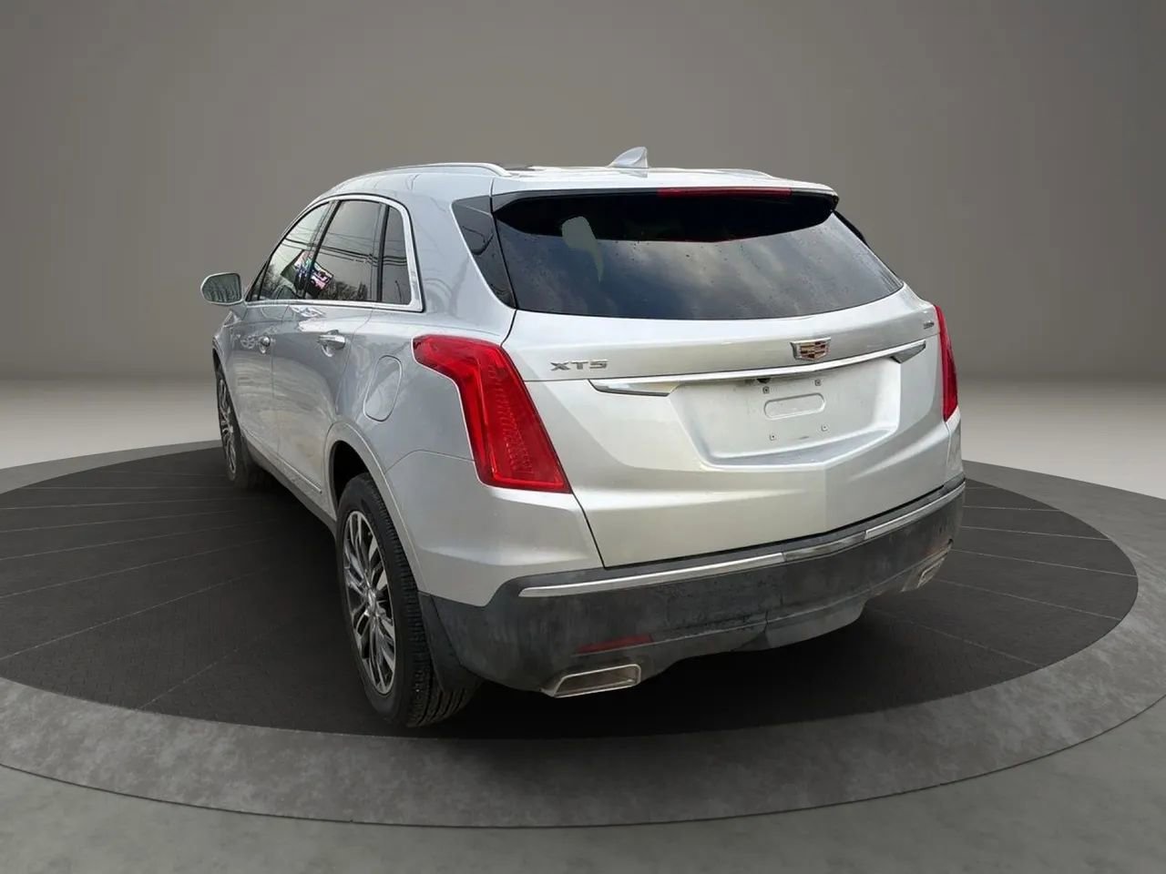 Used 2017 Cadillac XT5 Premium Luxury FWD image 8