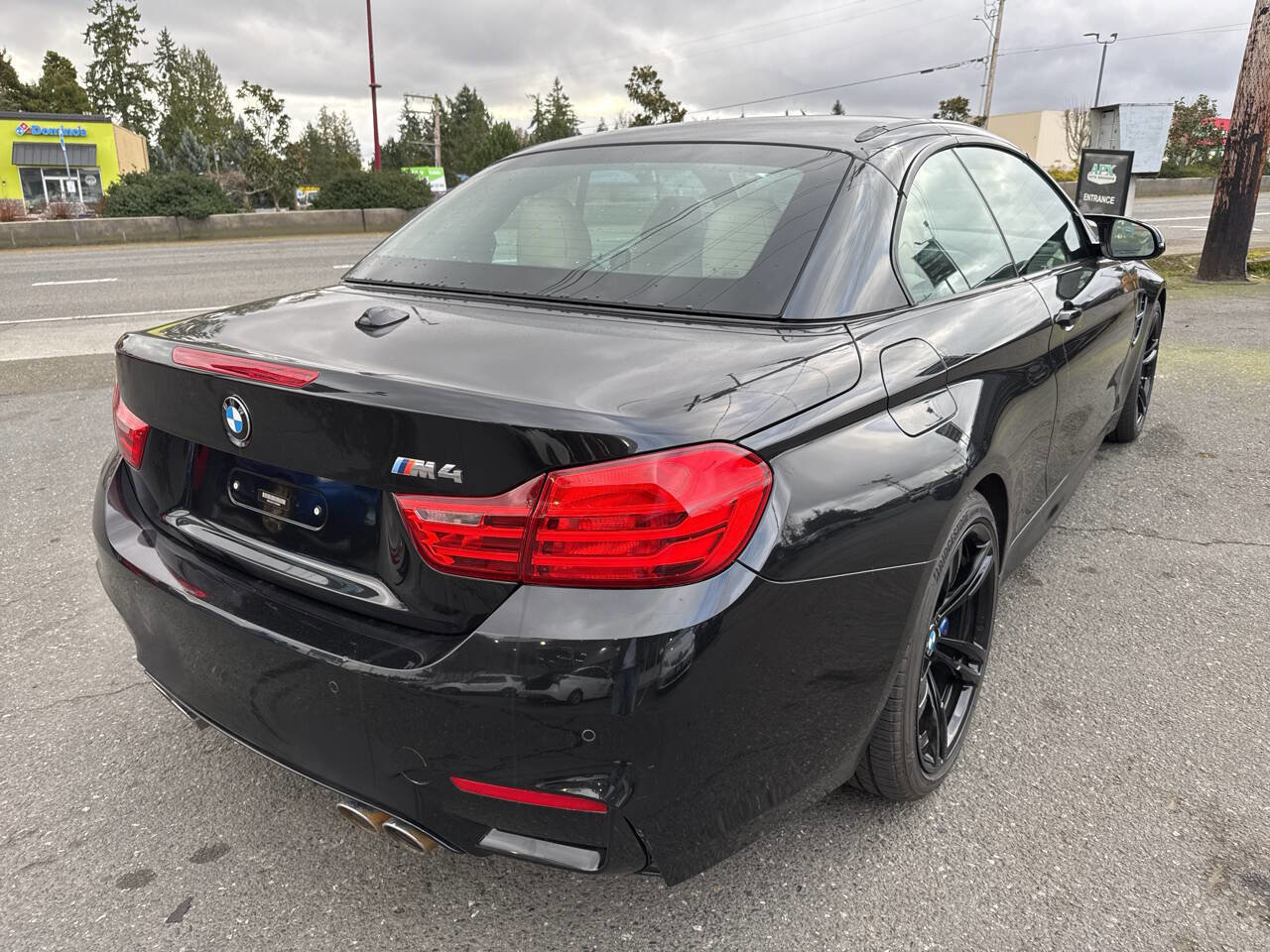 Used 2016 BMW M4 Convertible RWD image 8