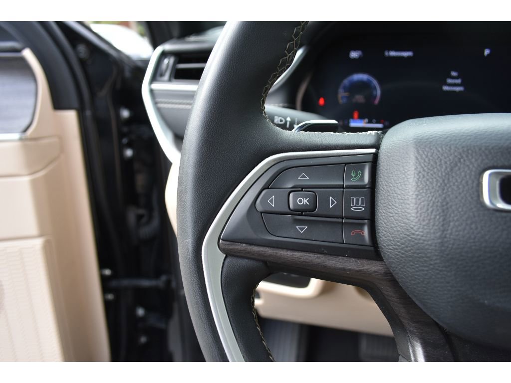 Used 2023 Jeep Grand Cherokee Limited image 20