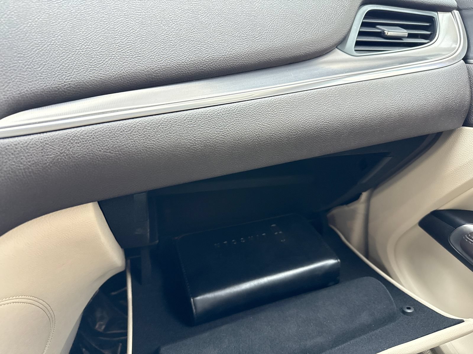 Used 2019 Lincoln MKC Premiere FWD image 32