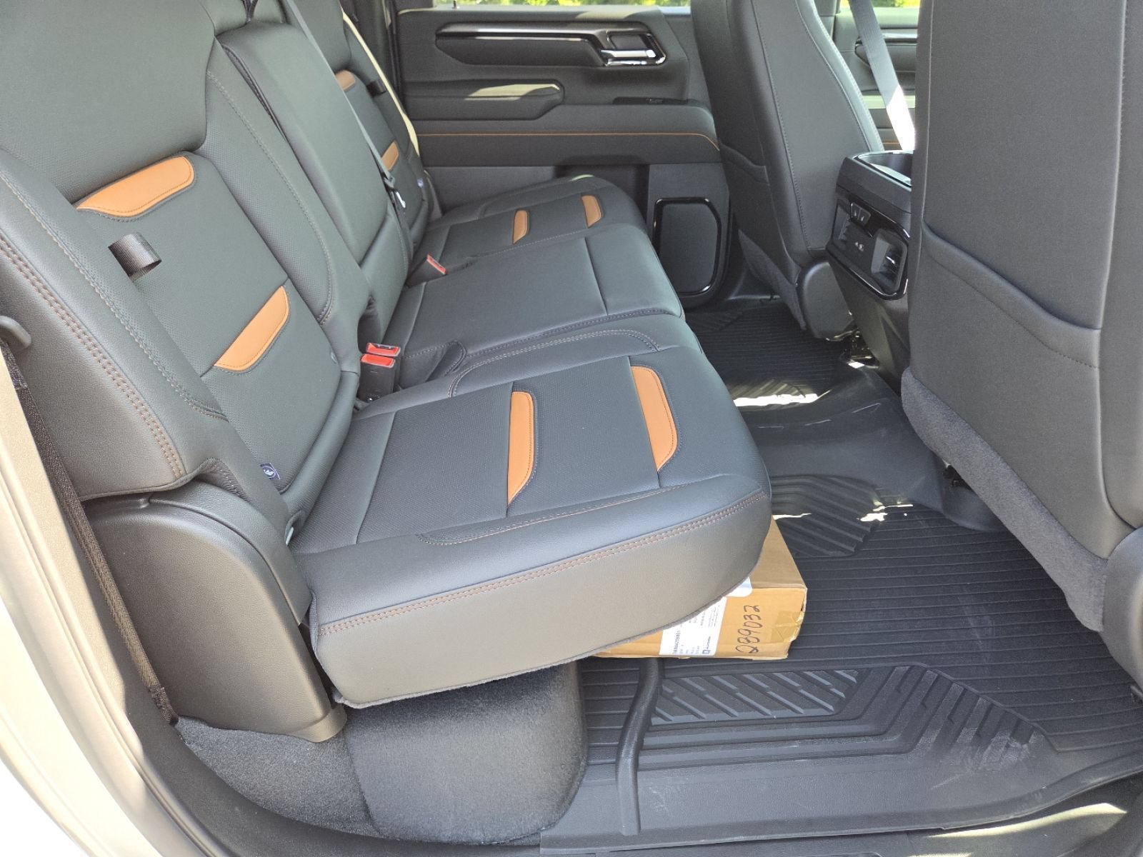 New 2026 GMC Sierra 2500 AT4 w/ AT4 Premium Plus Package AWD/4WD image 29