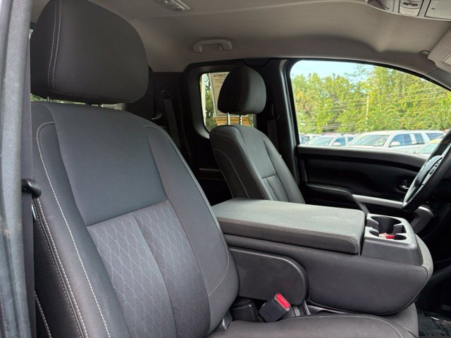 Used 2018 Nissan Titan SV AWD/4WD image 33