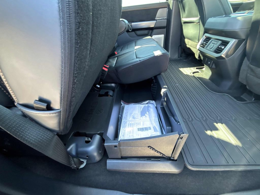 Used 2024 Ford F350 Platinum image 37