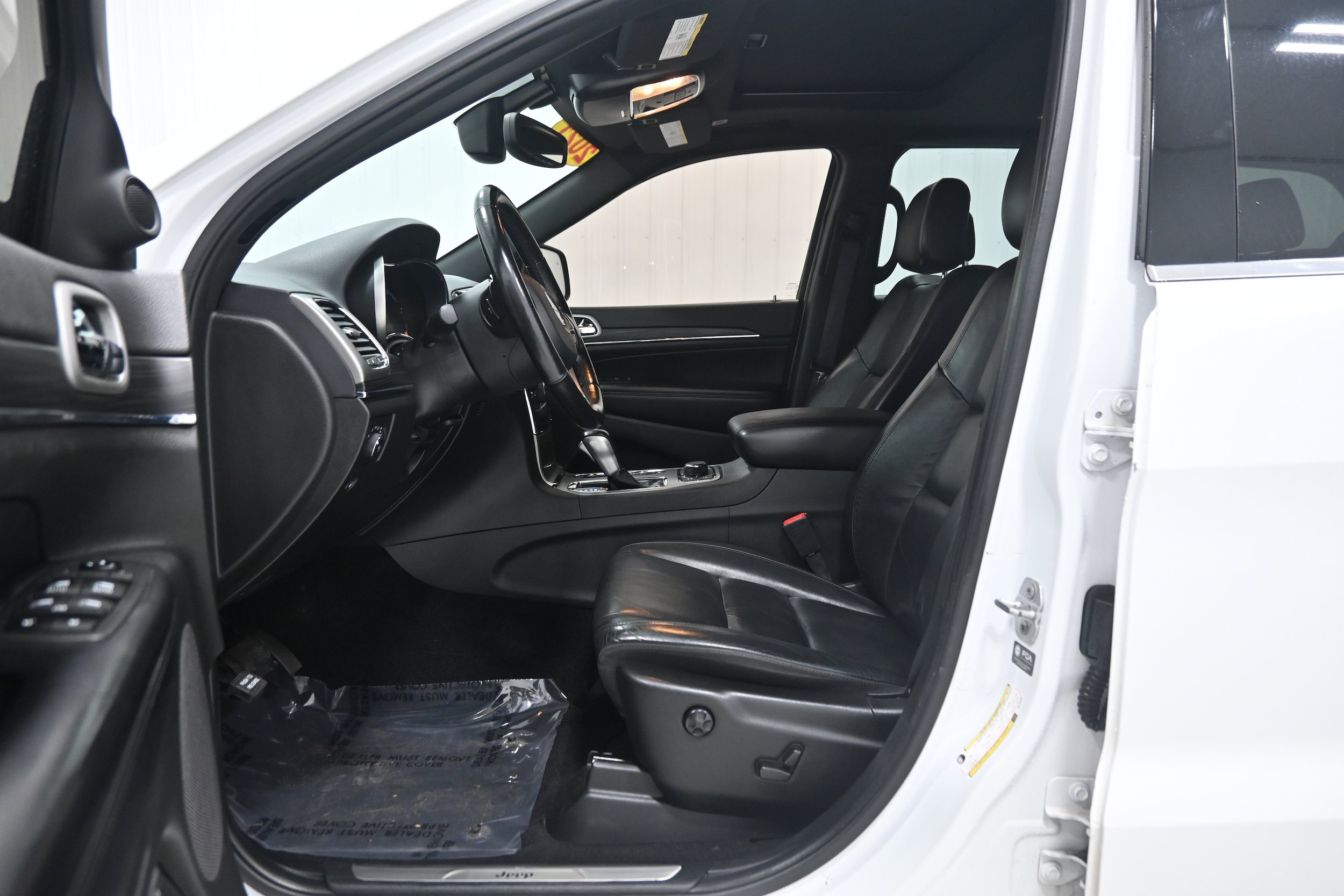 Used 2021 Jeep Grand Cherokee Limited AWD/4WD image 6