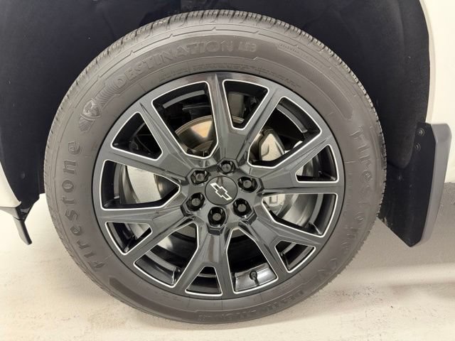Certified 2024 Chevrolet Silverado 1500 High Country AWD/4WD image 19