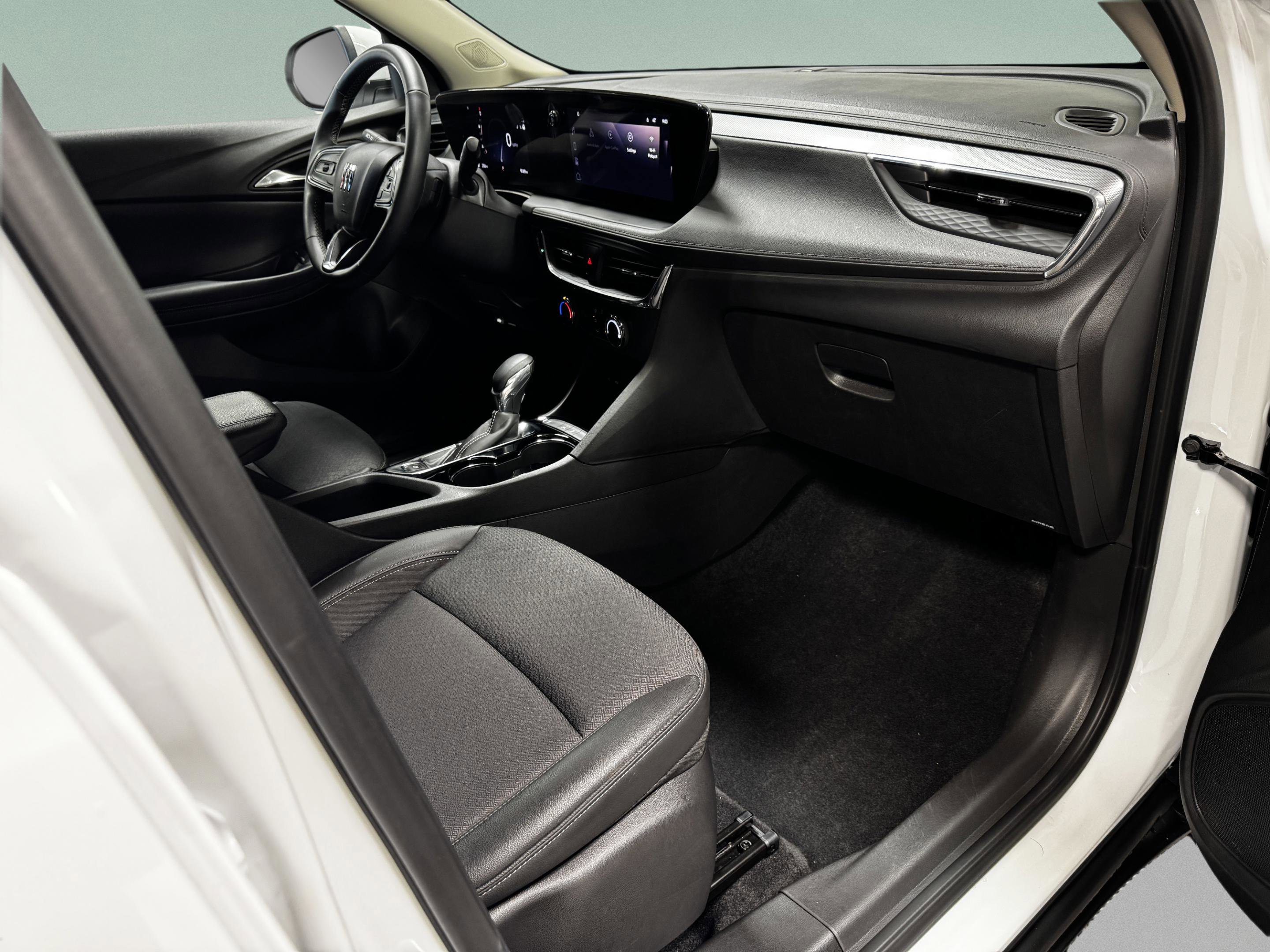 Used 2025 Buick Encore GX Preferred image 11