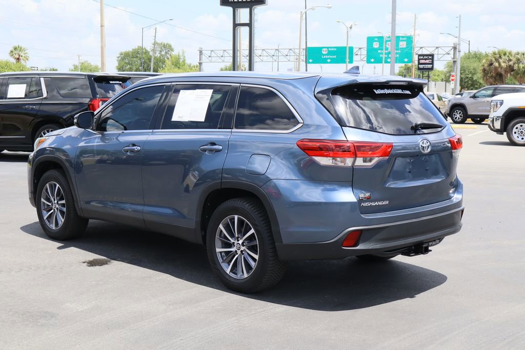 Used 2019 Toyota Highlander XLE FWD image 7