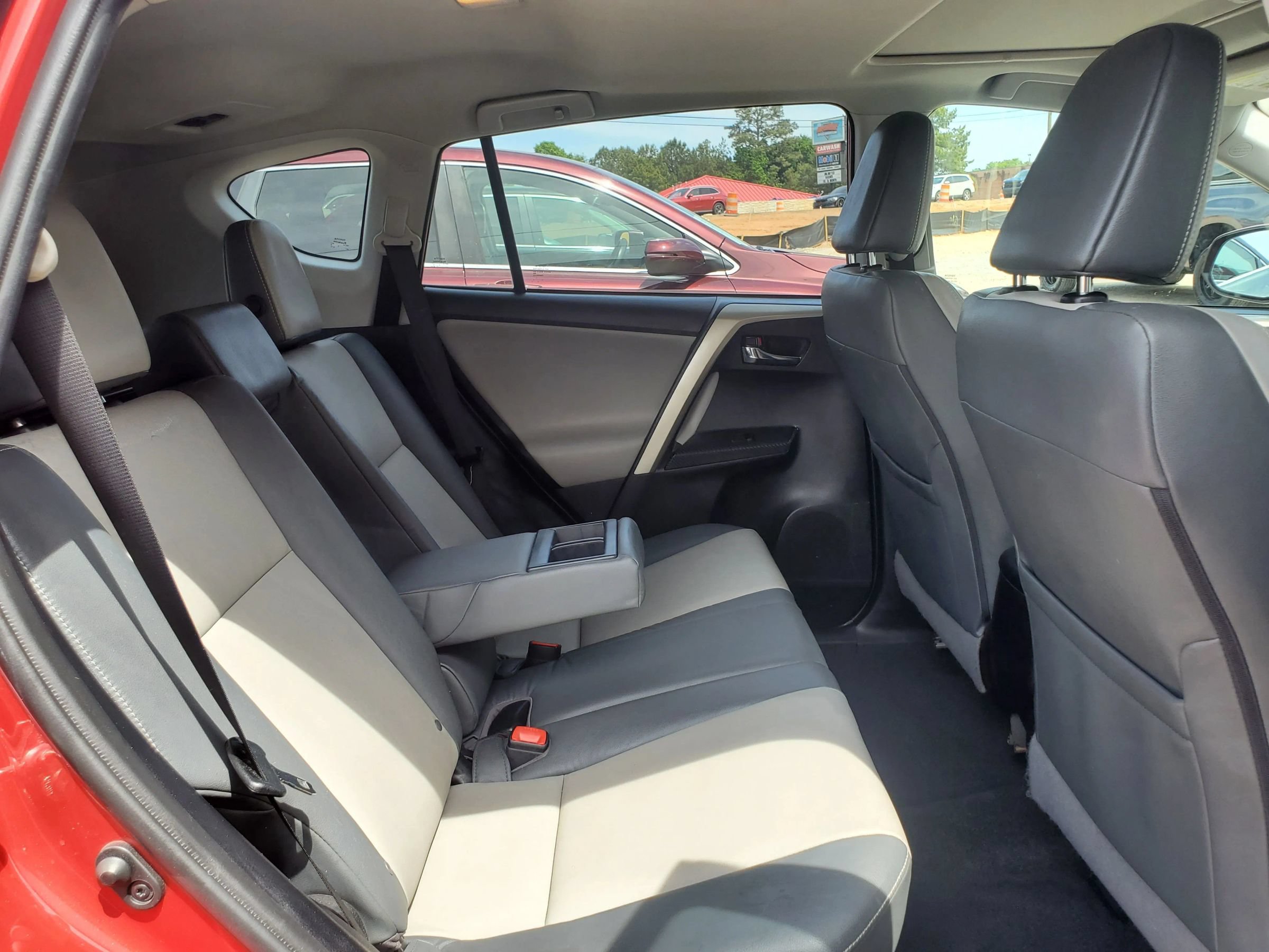 Used 2015 Toyota RAV4 Limited w/ Technology Package FWD image 32