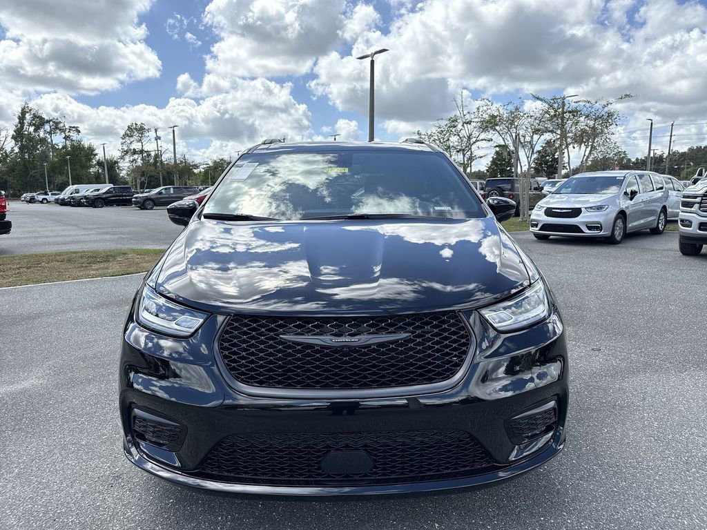 New 2026 Chrysler Pacifica Limited w/ S Appearance Package image 8