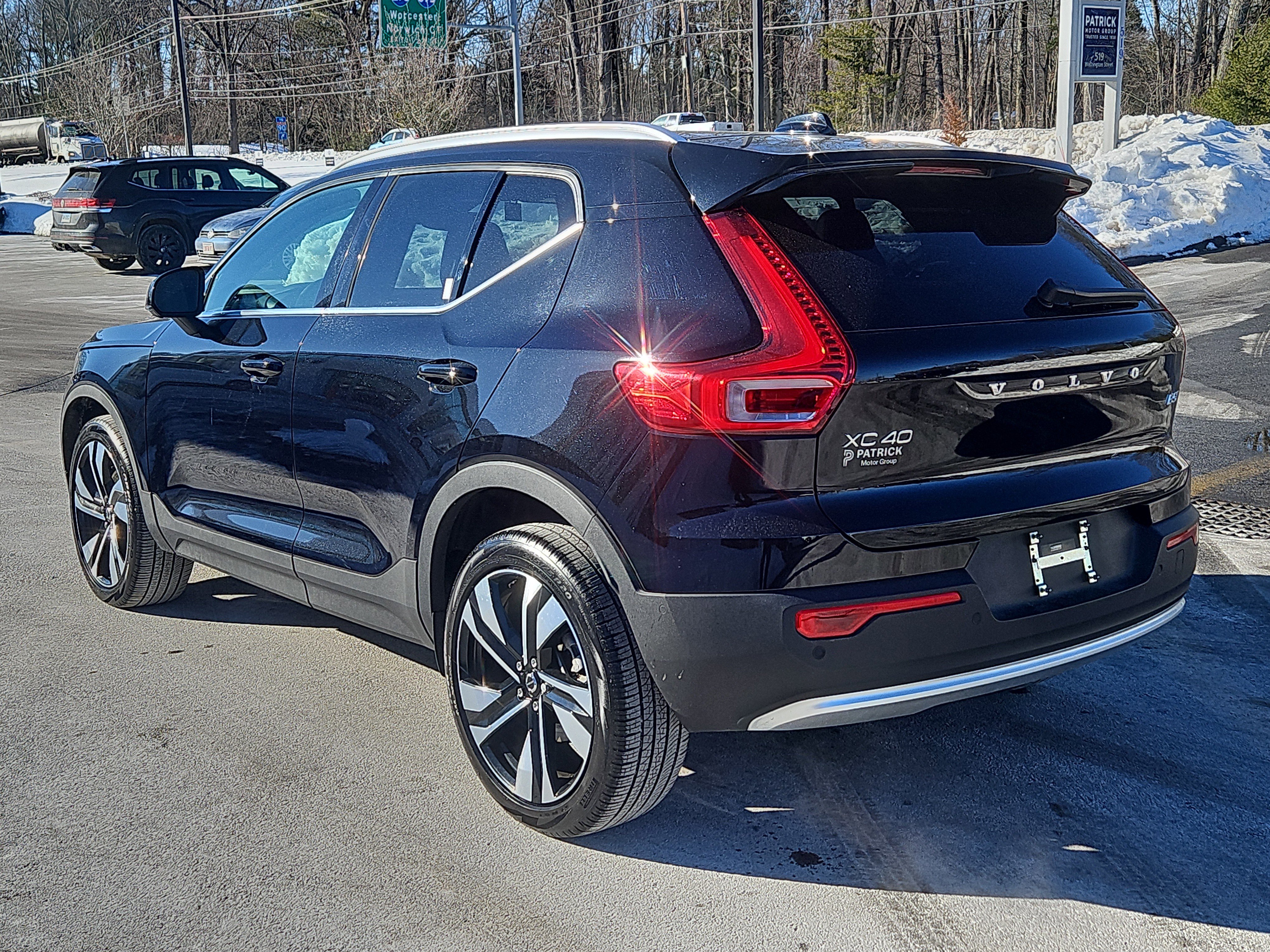 Used 2025 Volvo XC40 B5 Plus w/ Protection Package Premier image 29
