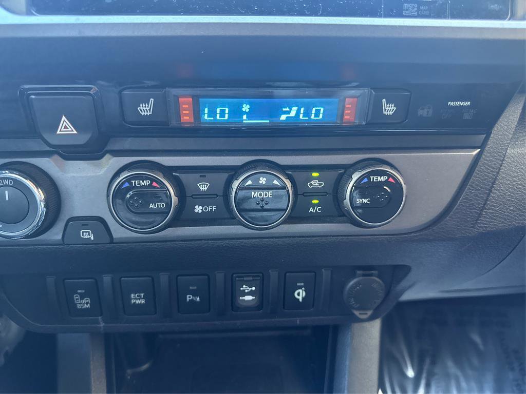 Used 2017 Toyota Tacoma TRD Off-Road w/ Premium & Technology Package image 18