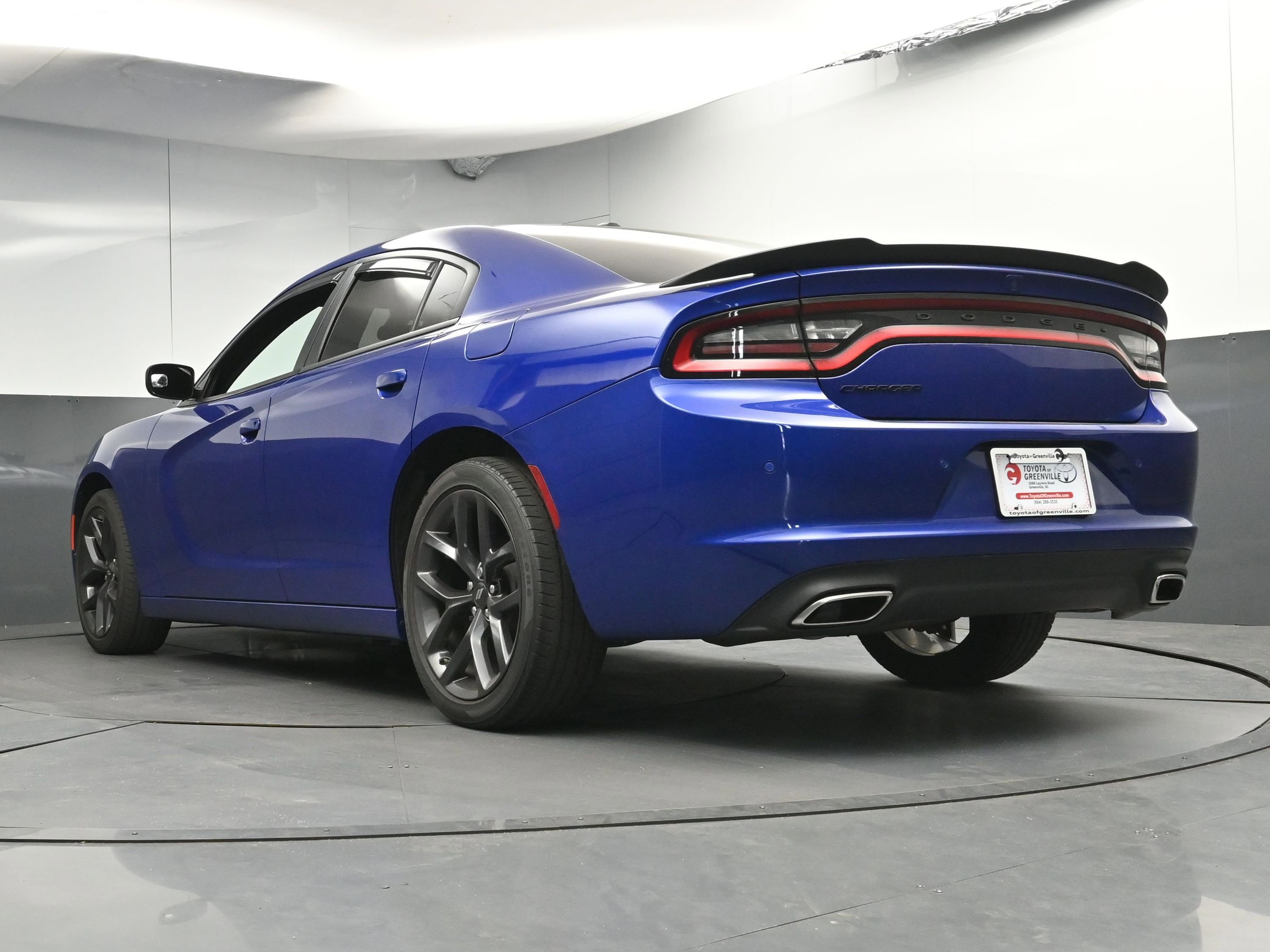 Used 2022 Dodge Charger SXT w/ Blacktop Package RWD image 28