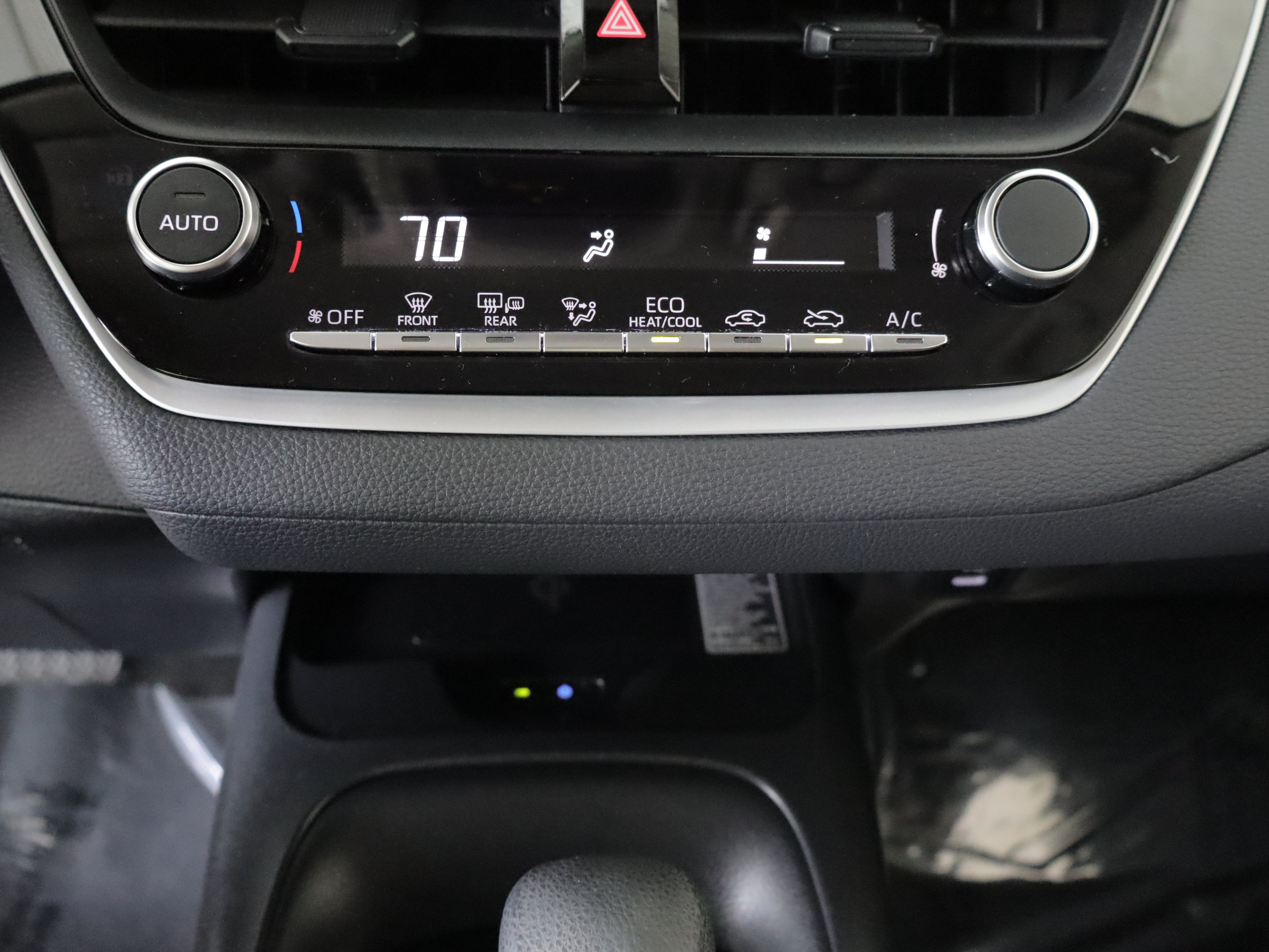 Used 2025 Toyota Corolla LE w/ LE Premium Package FWD image 14