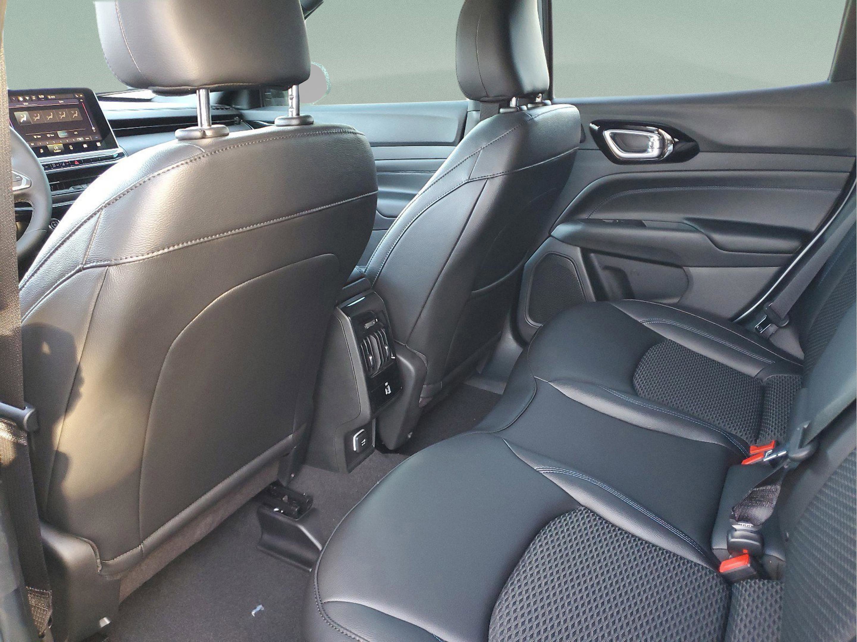 New 2026 Jeep Compass Latitude w/ Quick Order Package 29K image 10