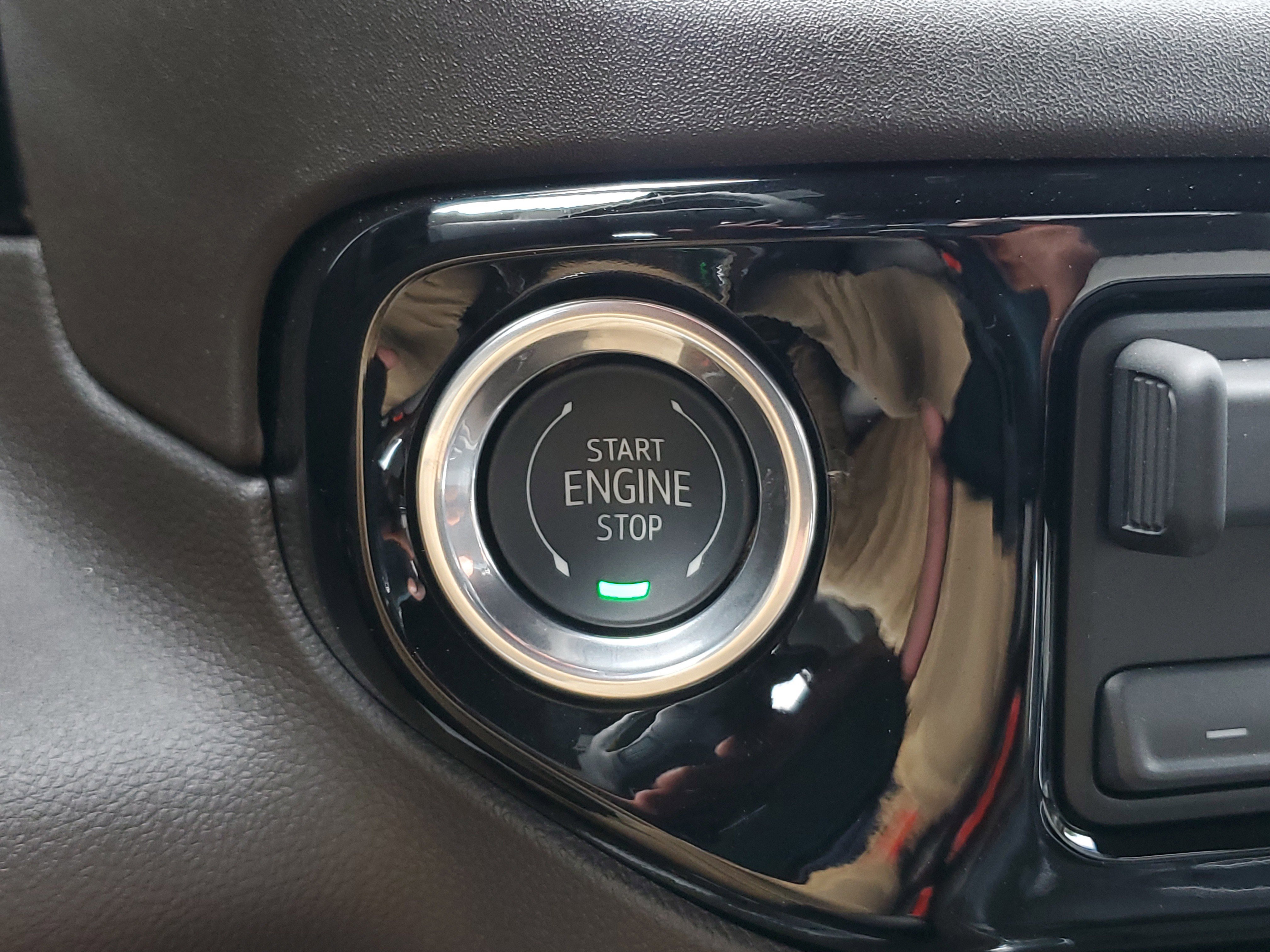 New 2025 GMC Sierra 2500 SLT w/ SLT Convenience Package image 32