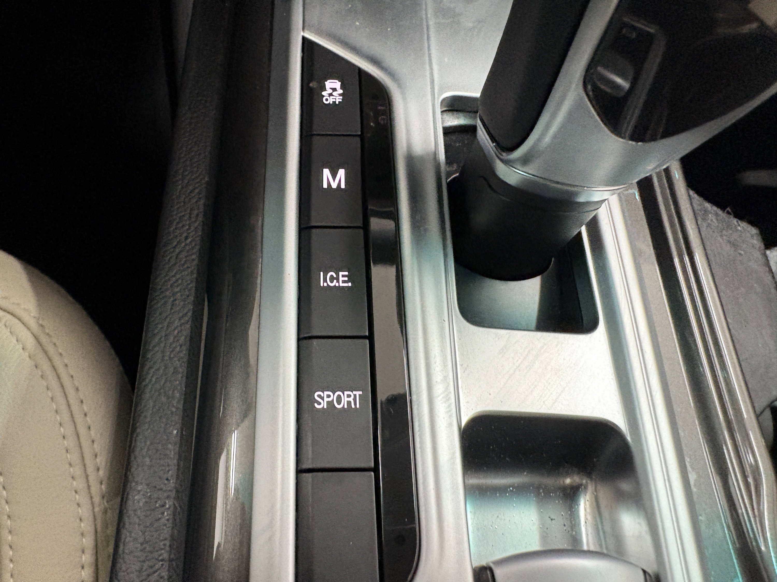 Used 2015 Maserati Ghibli image 14