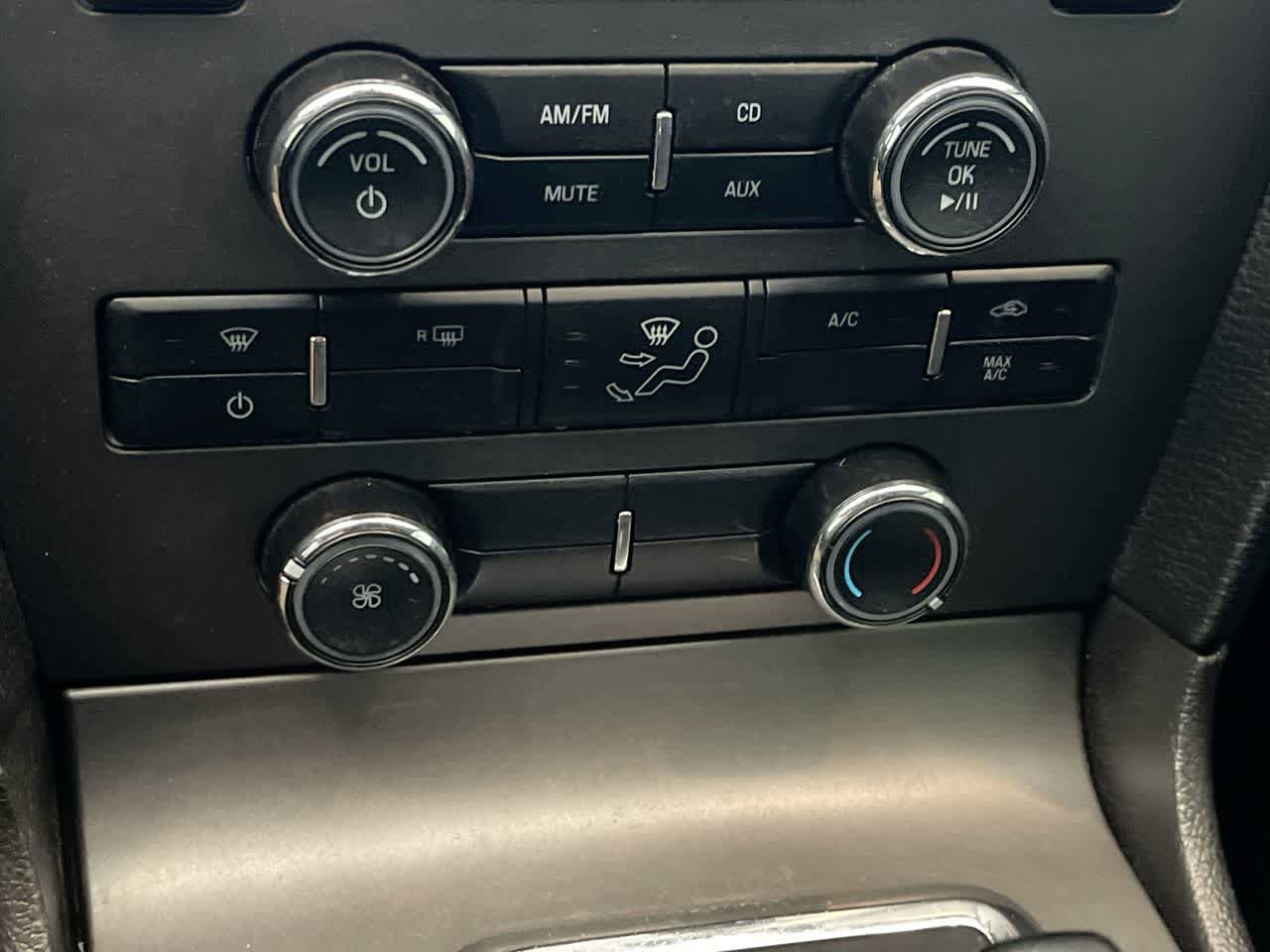 Used 2014 Ford Mustang Convertible RWD image 17