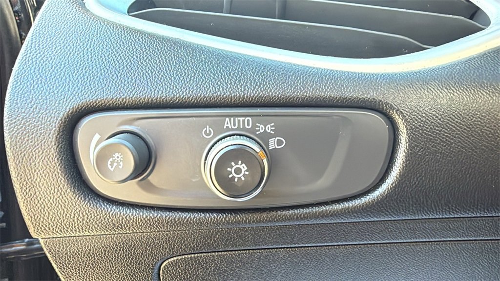 Used 2024 Chevrolet Malibu LT image 19