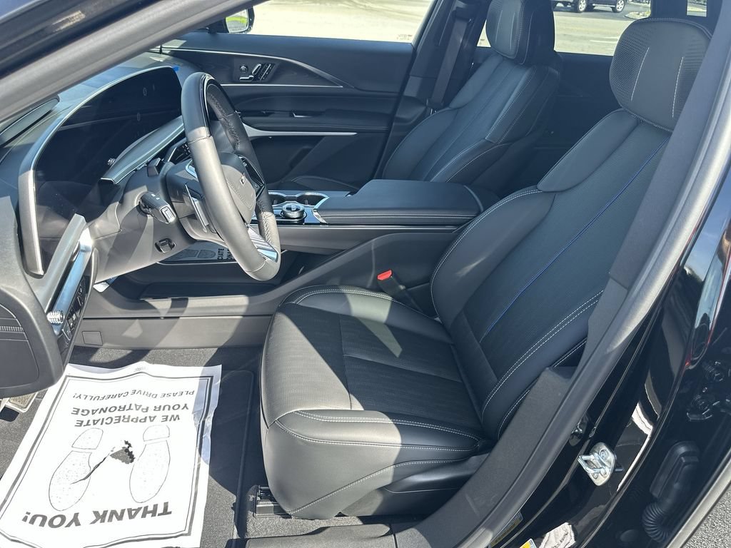 New 2026 Cadillac Lyriq V AWD/4WD image 17