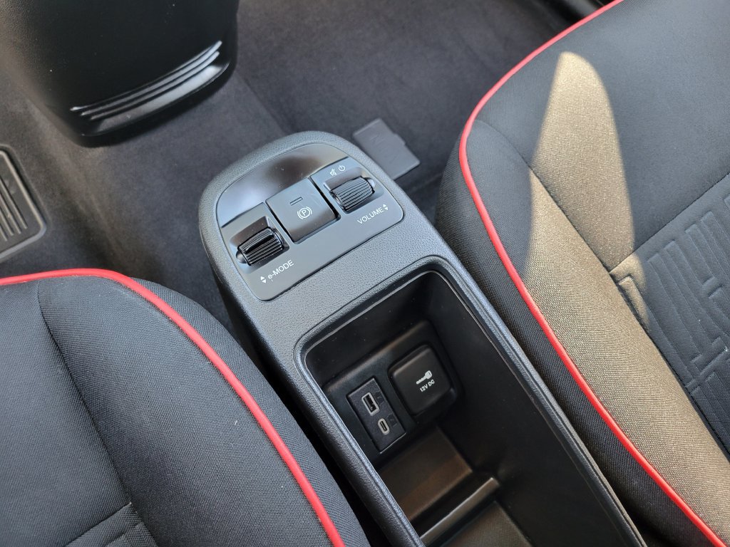 Used 2024 FIAT 500 e (RED) FWD image 15