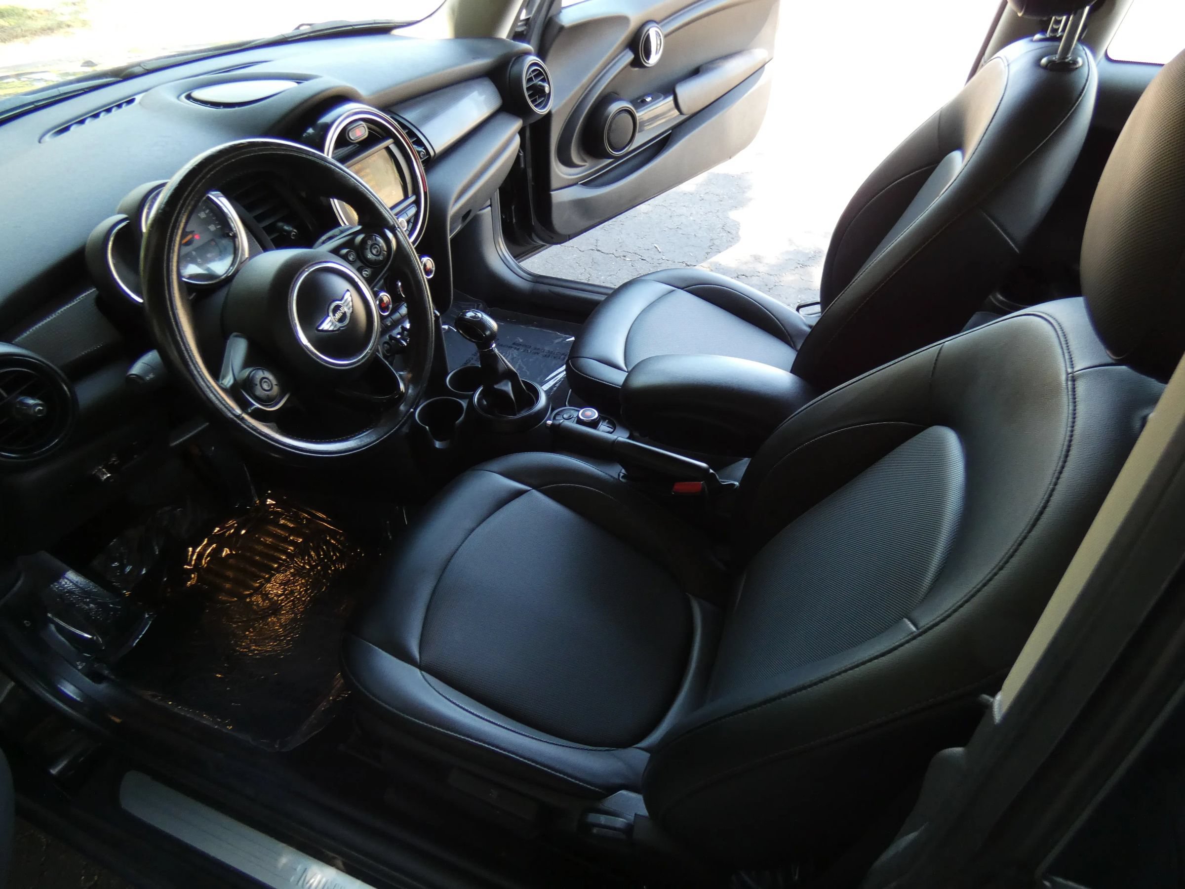 Used 2018 MINI Cooper 2-Door Hardtop FWD image 38
