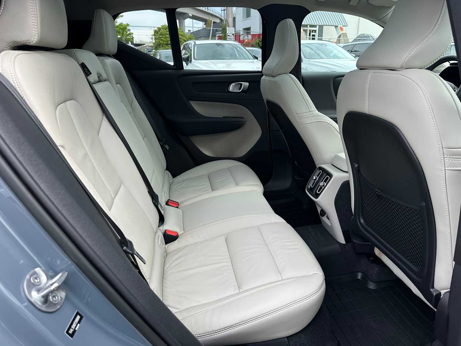 Certified 2023 Volvo XC40 B5 Plus w/ Protection Package Premier AWD/4WD image 13