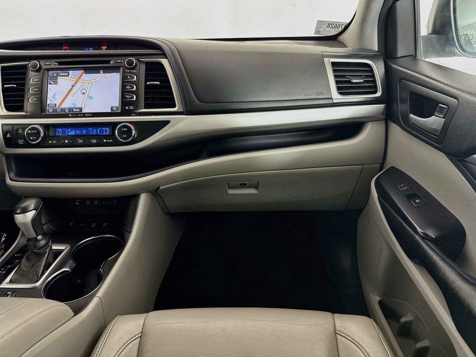 Used 2017 Toyota Highlander XLE AWD/4WD image 33