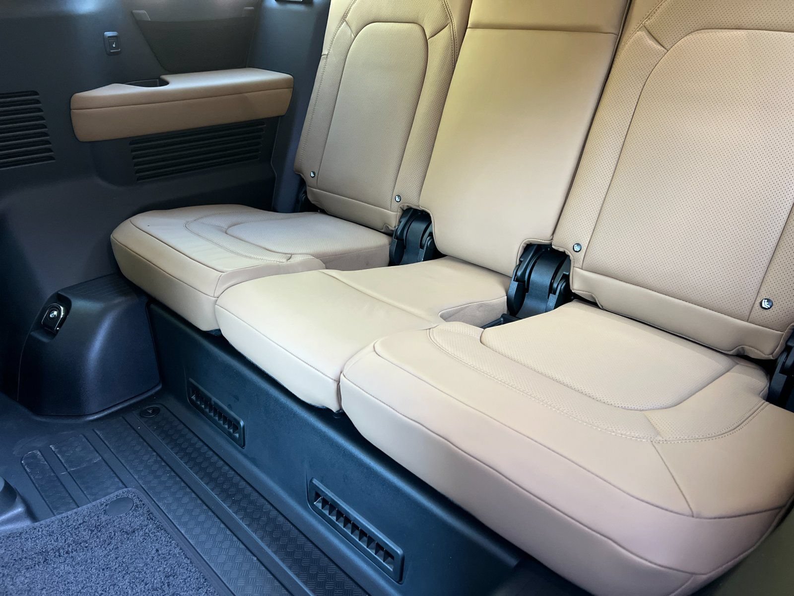 New 2026 Land Rover Defender 130 S AWD/4WD image 15