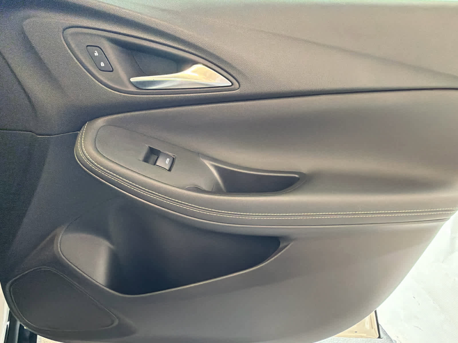 Used 2024 Buick Encore GX Sport Touring w/ Comfort Package image 28