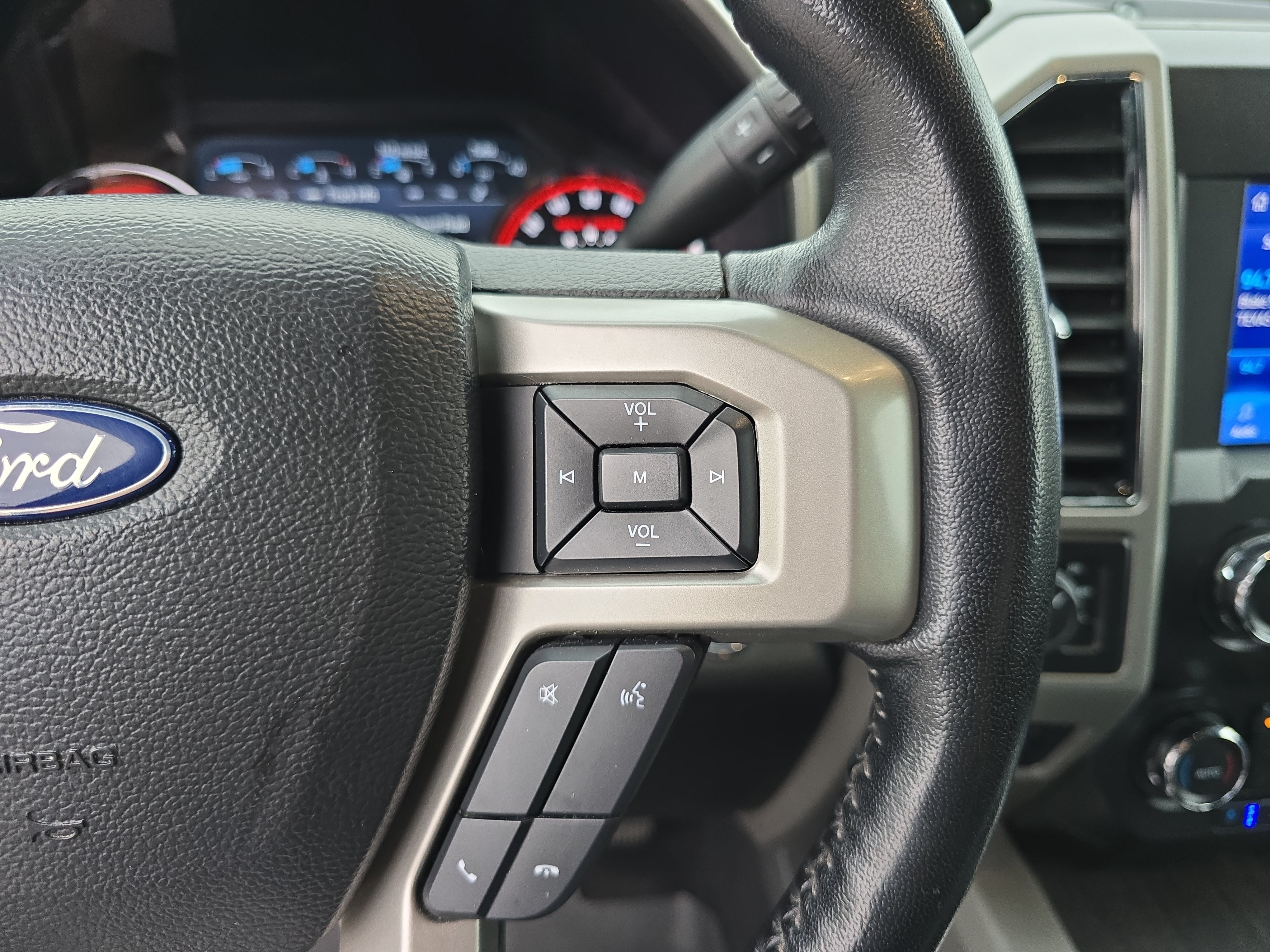 Used 2021 Ford F250 Lariat w/ Lariat Ultimate Package AWD/4WD image 17