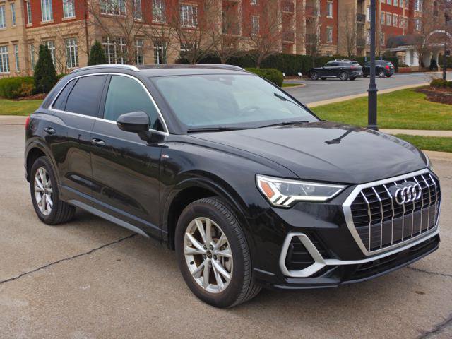 Used 2025 Audi Q3 2.0T Premium image 3