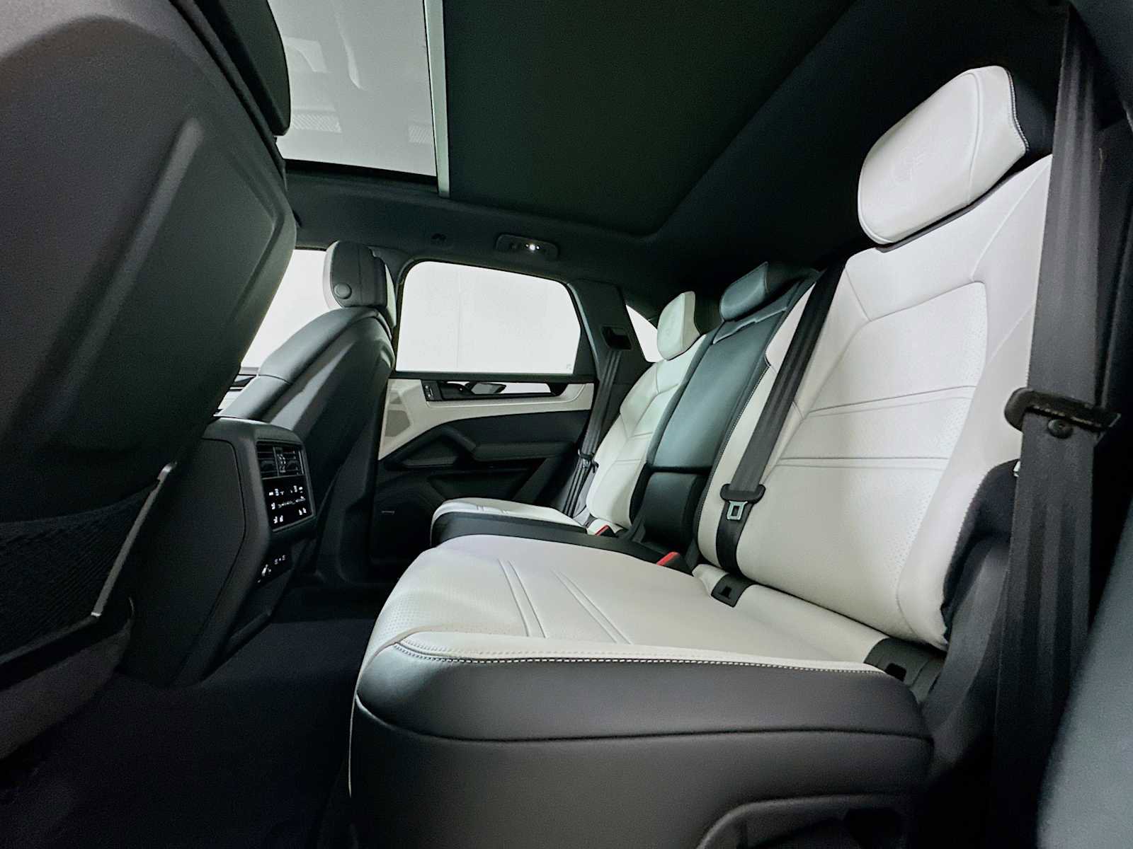 New 2026 Porsche Cayenne E-Hybrid image 23